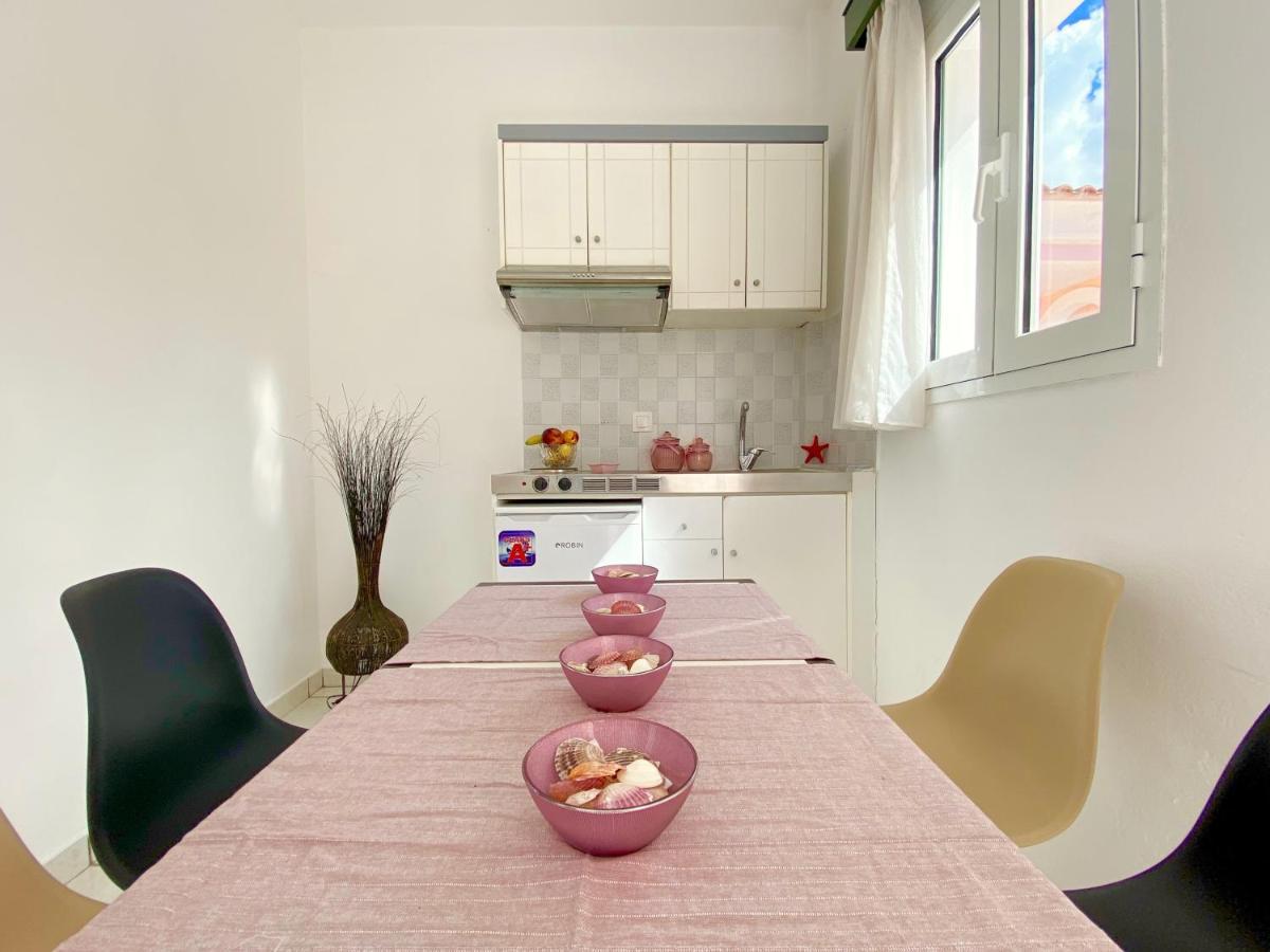 Pink & Blue Beachfront Apartments Acharavi  Exterior foto