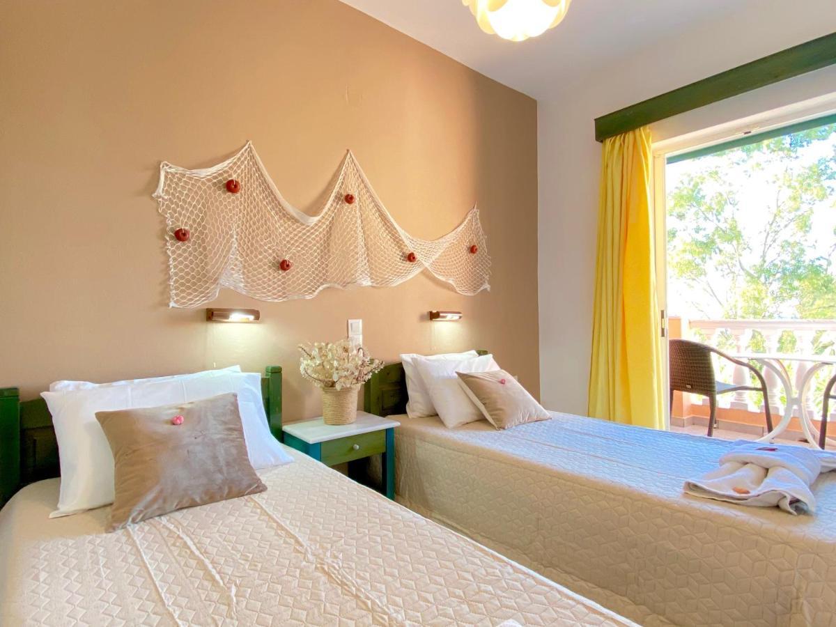 Pink & Blue Beachfront Apartments Acharavi  Exterior foto