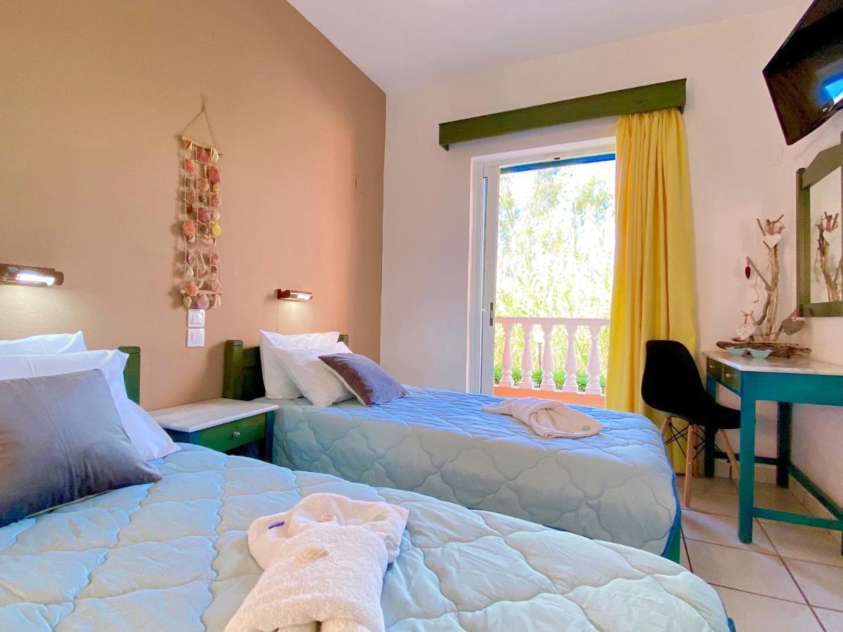 Pink & Blue Beachfront Apartments Acharavi  Exterior foto