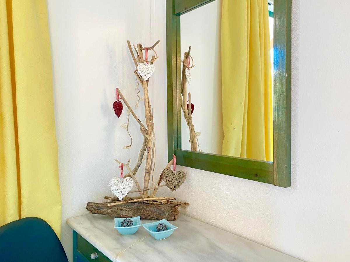 Pink & Blue Beachfront Apartments Acharavi  Exterior foto